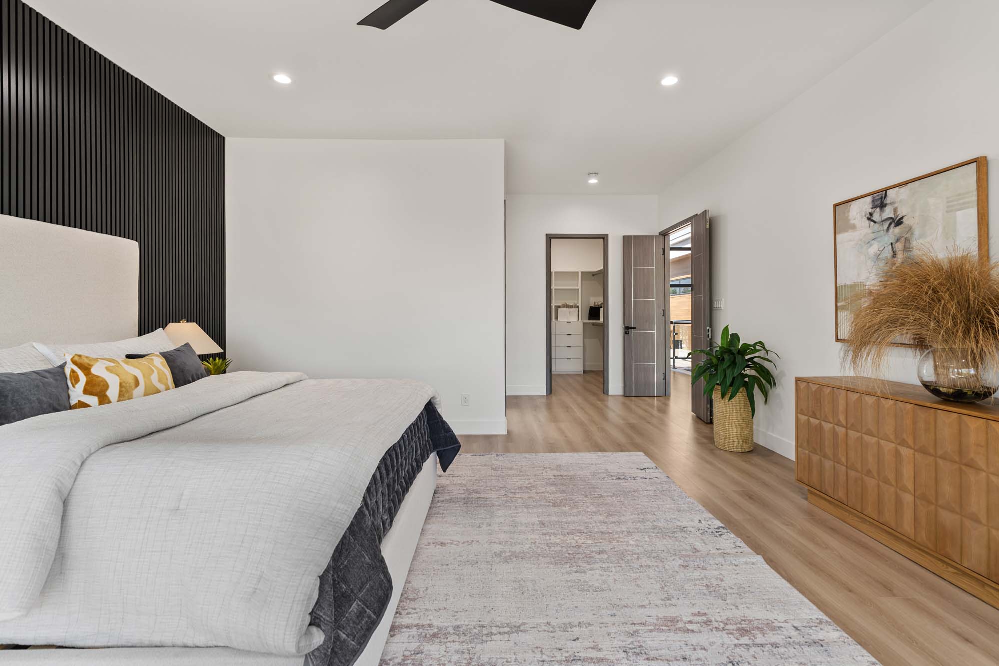 Bedroom — closet